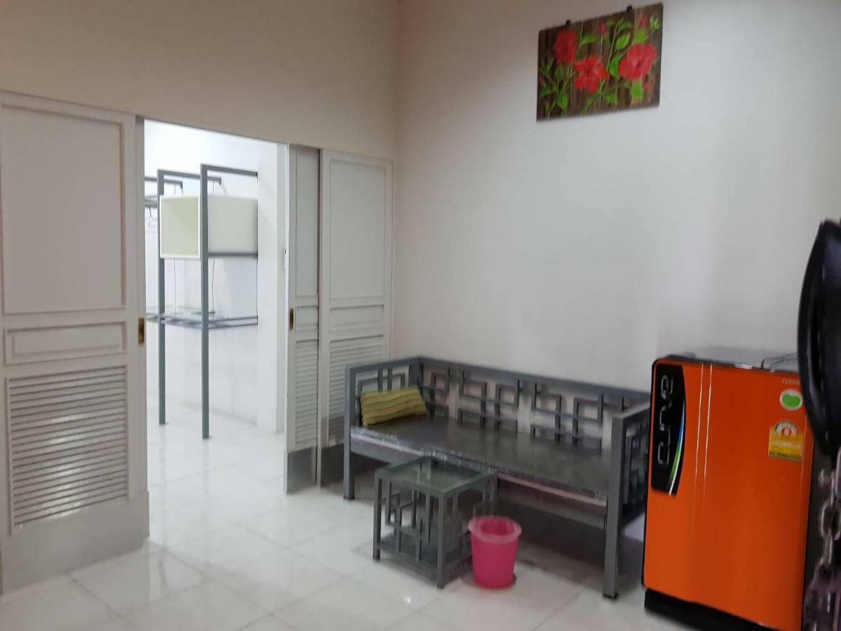 A Pousada Buorana Chonburi Exterior foto